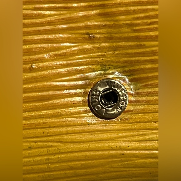 Louis Vuitton EPI Yellow bi-folder Women's wallet - Picture 5 of 14